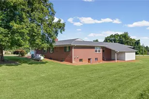 412 N Main St, Dobson, NC 27017 - Photo 38