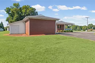 412 N Main St, Dobson, NC 27017 - Photo 36