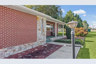 412 N Main Street, Dobson, NC 27017 - Photo 2