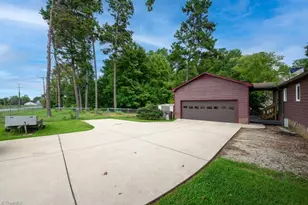 801 Bales Chapel Rd, Jamestown, NC 27282 - Photo 8
