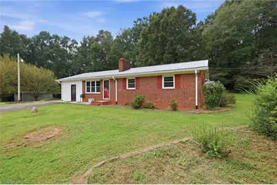 212 Circle Drive, Dobson, NC 27017 - Photo 2