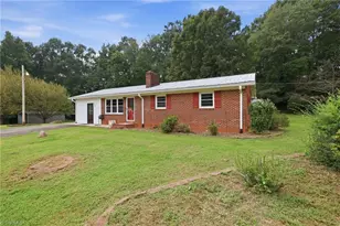 212 Circle Dr, Dobson, NC 27017 - Photo 2