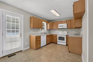2610 Eldermont St, Burlington, NC 27215 - Photo 12