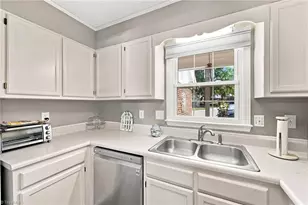 2642 Cottage Pl, Greensboro, NC 27455 - Photo 18