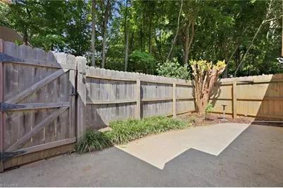2642 Cottage Place, Greensboro, NC 27455 - Photo 30