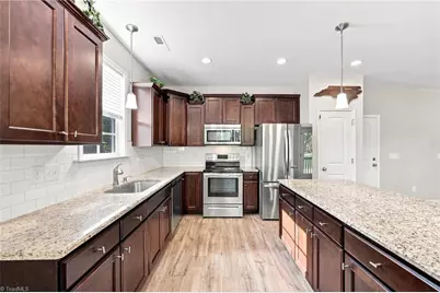 702 Vance Street, Mebane, NC 27302 - Photo 8