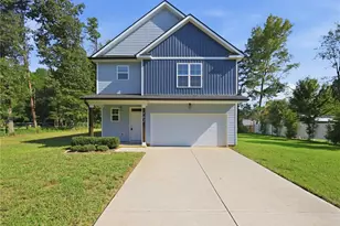 702 Vance St, Mebane, NC 27302 - Photo 1