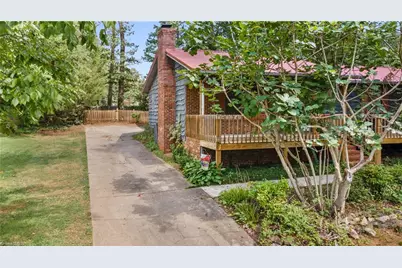 923 Aberdeen Road, High Point, NC 27265 - Photo 4