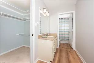 923 Aberdeen Rd, High Point, NC 27265 - Photo 34