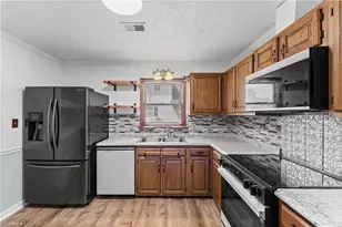 923 Aberdeen Rd, High Point, NC 27265 - Photo 16