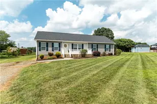 1003 Crestline Dr, Yadkinville, NC 27055 - Photo 2