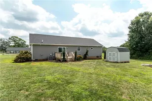 1003 Crestline Dr, Yadkinville, NC 27055 - Photo 28