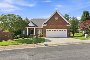 115 Thornbury Ridge Ct, Winston-Salem, NC 27106 - Photo 2