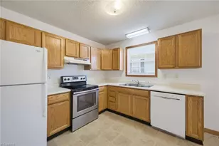 219 E Oakview Rd, Asheville, NC 28806 - Photo 16