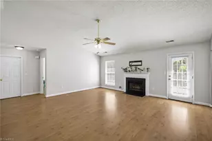 572 Orchard Ridge Ln, Greensboro, NC 27455 - Photo 4
