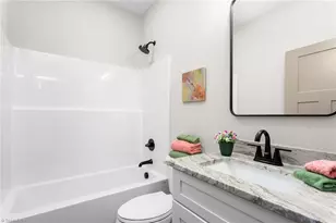 1305 E Willowbrook Dr, Burlington, NC 27215 - Photo 16