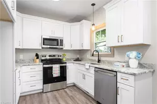 1305 E Willowbrook Dr, Burlington, NC 27215 - Photo 6