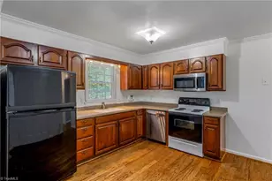 8 Barrett Pl, Greensboro, NC 27455 - Photo 8