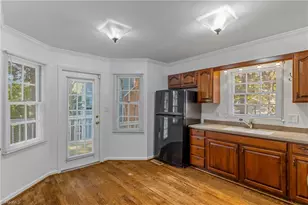 8 Barrett Pl, Greensboro, NC 27455 - Photo 6