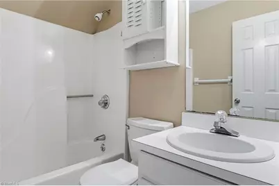8 Barrett Place, Greensboro, NC 27455 - Photo 18