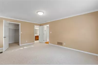 8 Barrett Place, Greensboro, NC 27455 - Photo 14