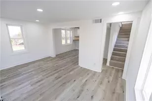 1013 Willow Rd, Greensboro, NC 27401 - Photo 10