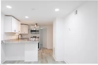 1013 Willow Road, Greensboro, NC 27401 - Photo 12