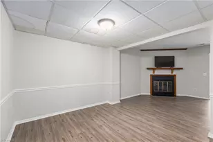 3921 Valley Ct, Winston-Salem, NC 27106 - Photo 4