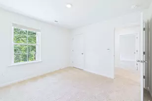 1547 Hamilton Hills Dr, Greensboro, NC 27406 - Photo 16
