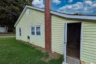 181 Railroad St, Mocksville, NC 27028 - Photo 2