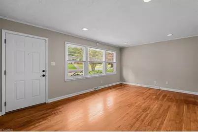 2010 Twain Road, Greensboro, NC 27405 - Photo 4