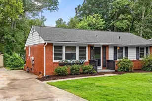 2010 Twain Rd, Greensboro, NC 27405 - Photo 2