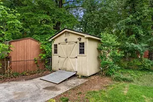 2010 Twain Rd, Greensboro, NC 27405 - Photo 26