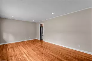 2010 Twain Rd, Greensboro, NC 27405 - Photo 6