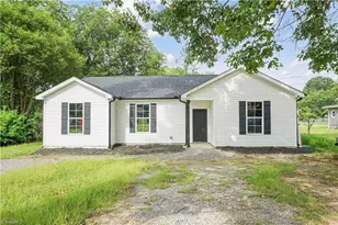 410 Fayetteville St, Liberty, NC 27298 - Photo 1