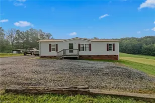 171 Clover Ln, Mount Airy, NC 27030 - Photo 10