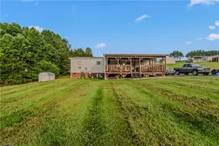 171 Clover Ln, Mount Airy, NC 27030 - Photo 4