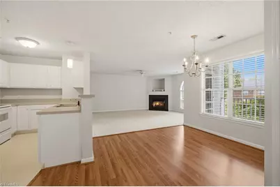 3696 Cotswold Avenue #2C, Greensboro, NC 27410 - Photo 8
