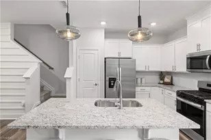1525 Allegheny River St, Greensboro, NC 27405 - Photo 8