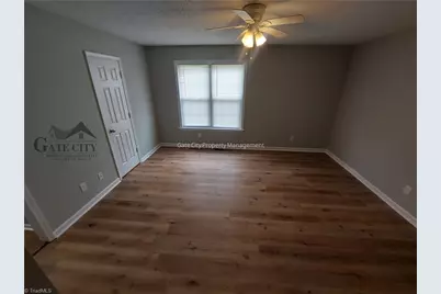 22 King Row, Thomasville, NC 27360 - Photo 12