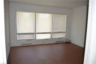 102 Lassiter Dr, High Point, NC 27265 - Photo 2