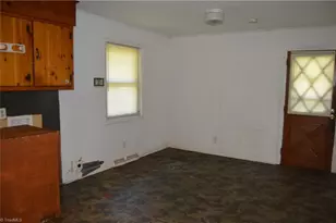 102 Lassiter Dr, High Point, NC 27265 - Photo 10
