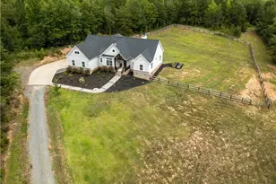 1120 Kayla Ridge Rd, Walnut Cove, NC 27052 - Photo 4