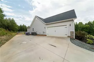 1120 Kayla Ridge Rd, Walnut Cove, NC 27052 - Photo 36