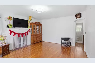 325 W Gilbreath Street, Graham, NC 27253 - Photo 4