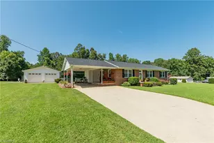 420 Sawyersville Rd, Asheboro, NC 27205 - Photo 1