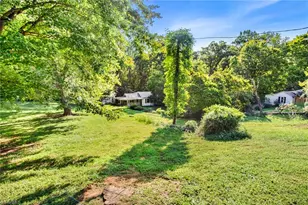 123 Old Linville Rd, Kernersville, NC 27284 - Photo 4