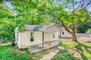 129 Old Linville Rd, Kernersville, NC 27284 - Photo 6