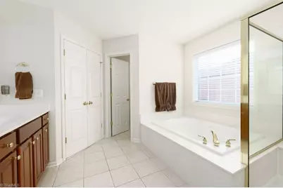 3810 Middlebury Way, Greensboro, NC 27410 - Photo 32