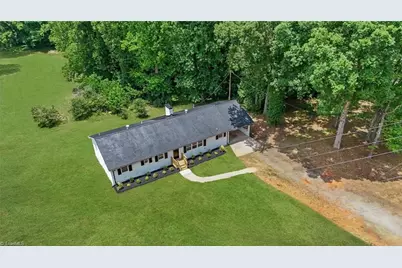 426 Fitch Drive, Mebane, NC 27302 - Photo 2